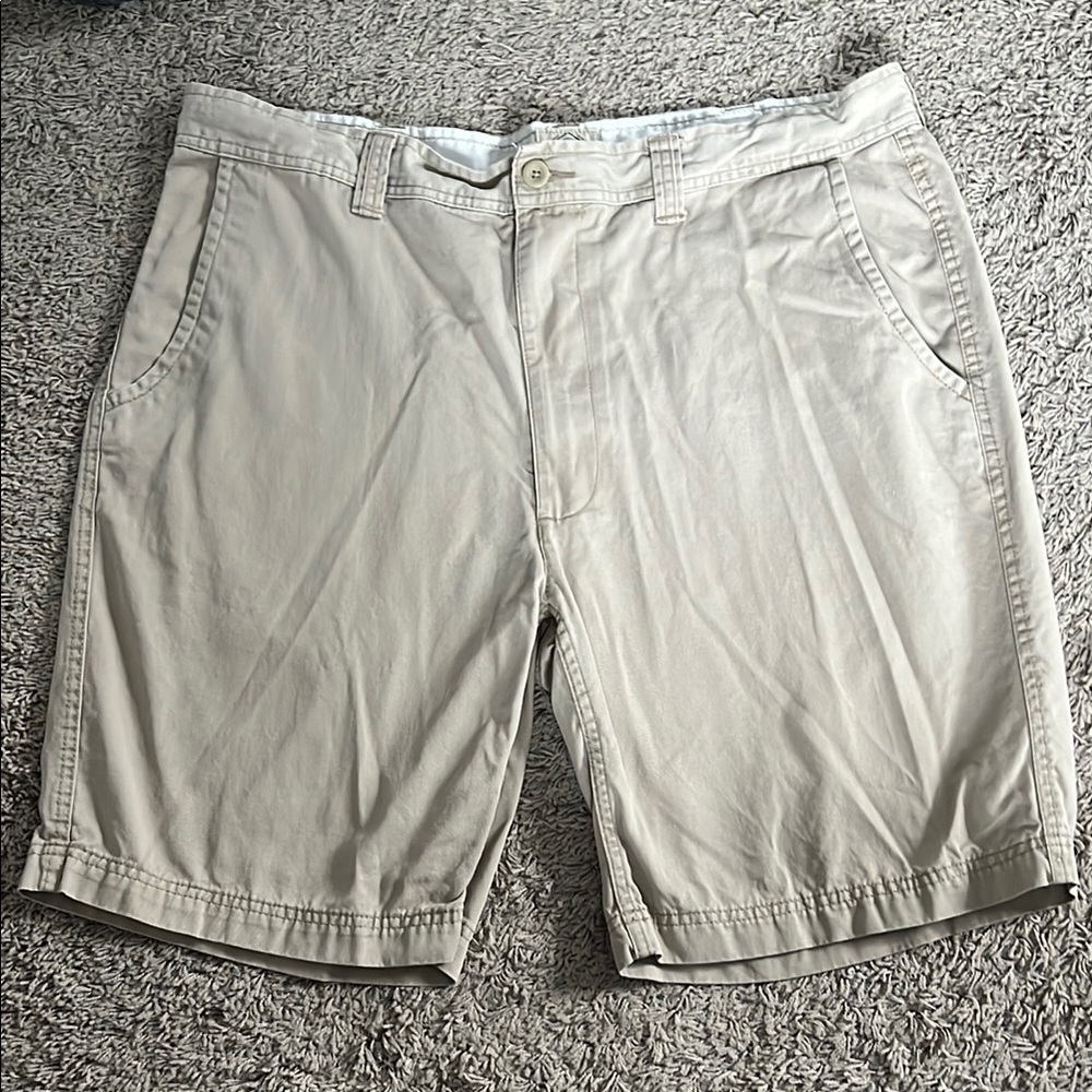 St. Johns Bay 3 pair Men's Shorts - beige, off-white, and, Khaki. Size 40. - Picture 7 of 9